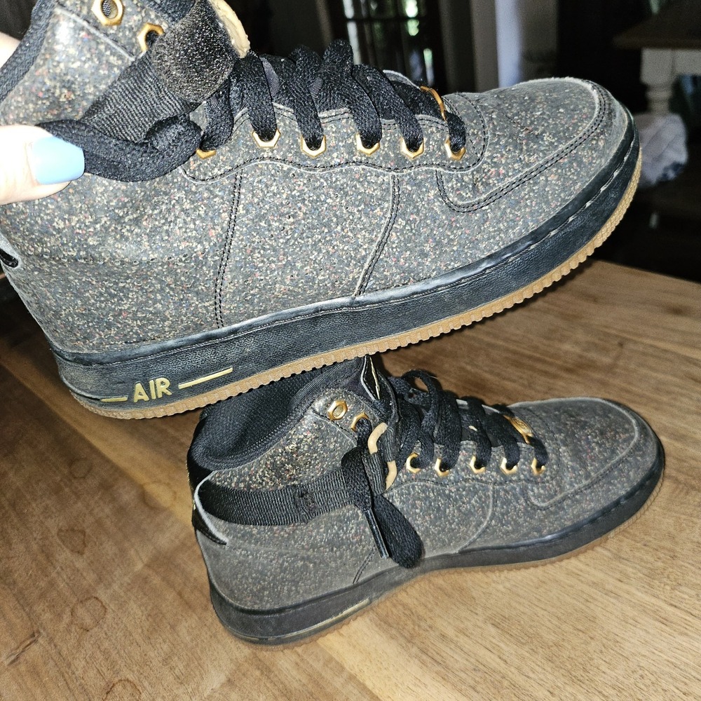 Nike Air Force 1 High LV8 (GS) Black/Gum/Metallic Gold Youth 6.5